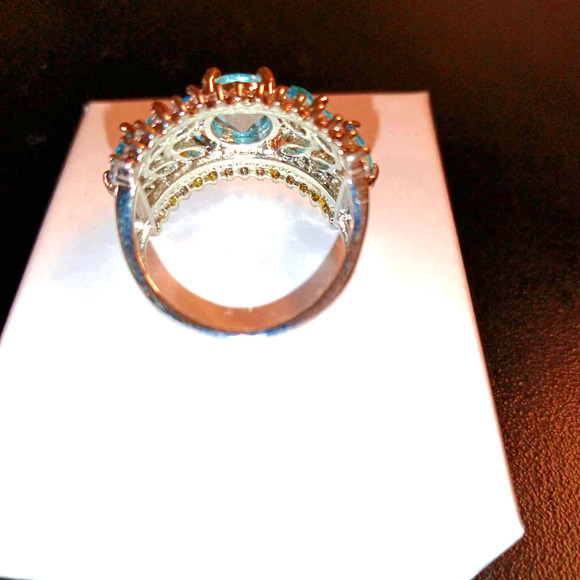 Blue & White Topaz Ring 2.79 ctw Size 6 3/4 - Picture 5 of 5